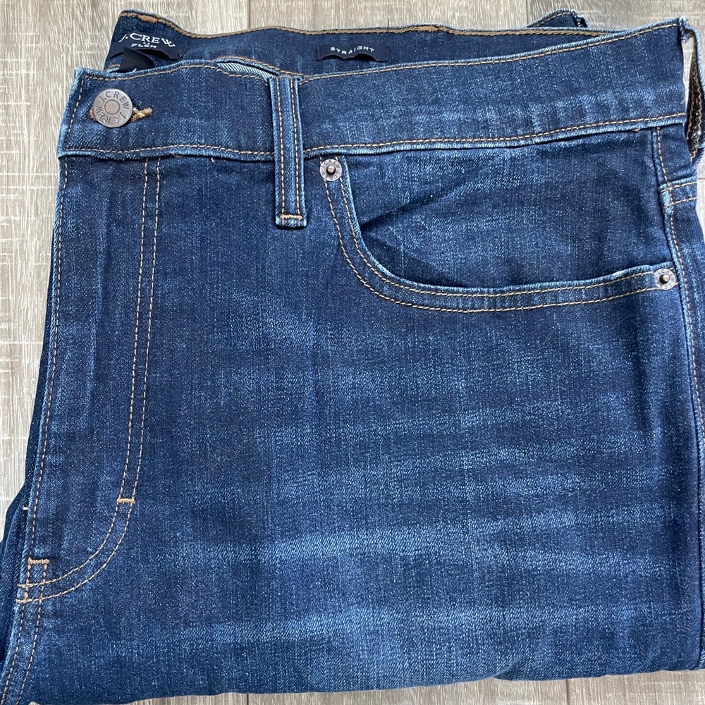 NWT Men’s J-Crew straight flex jeans. 36x32 dark rinse